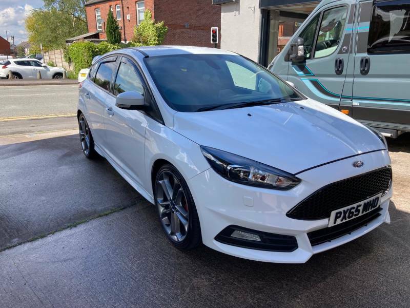 Ford Focus 2.0T Ecoboost St-3 - 2015 65 White #3