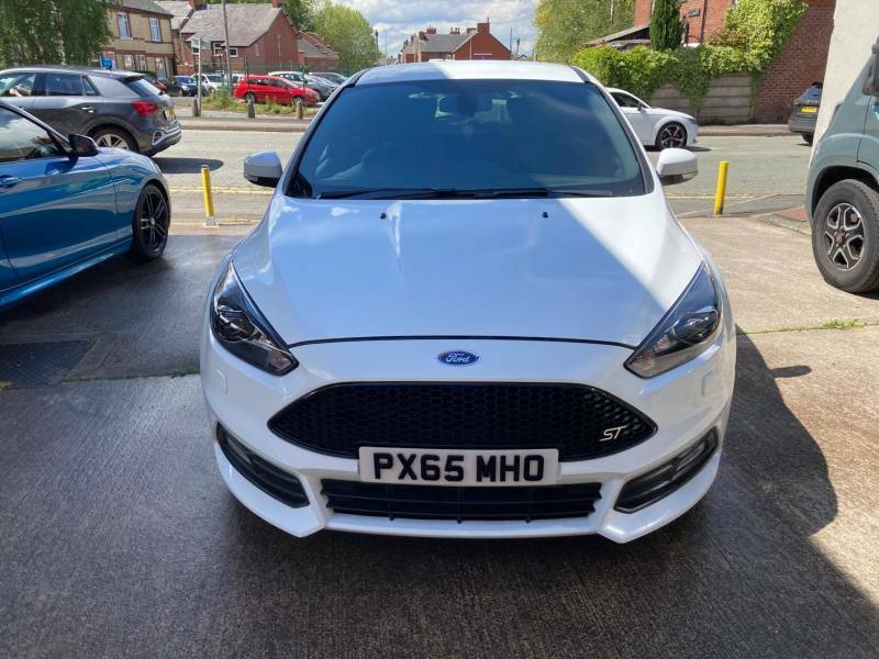 Ford Focus 2.0T Ecoboost St-3 - 2015 65 White #4