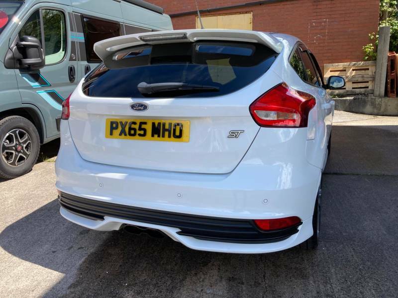 Ford Focus 2.0T Ecoboost St-3 - 2015 65 White #6