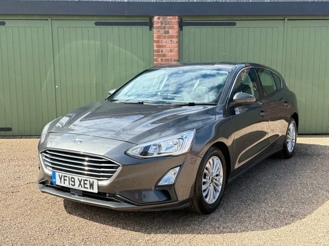 Ford Focus 2019 1.5 Ecoblue Titanium Hatchback Man Grey