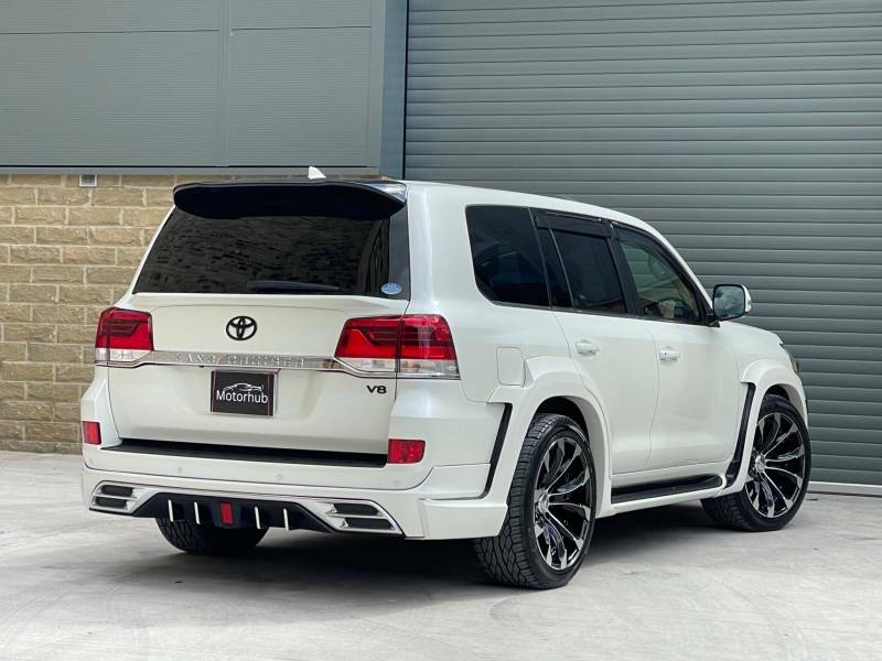 Toyota Land Cruiser 4.6 Ax G Selection Wald Black Bison Ulez - 2015 6 URJ040 White #4