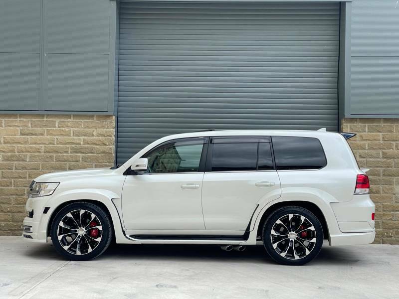 Toyota Land Cruiser 4.6 Ax G Selection Wald Black Bison Ulez - 2015 6 URJ040 White #2