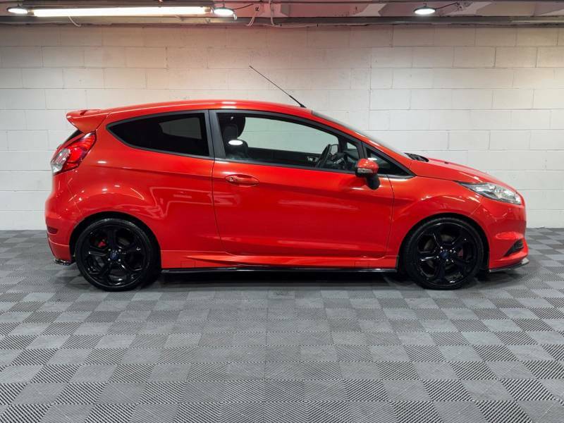 Ford Fiesta 1.6 Ecoboost St-3 - 2016 66 EF66BWH Orange #5