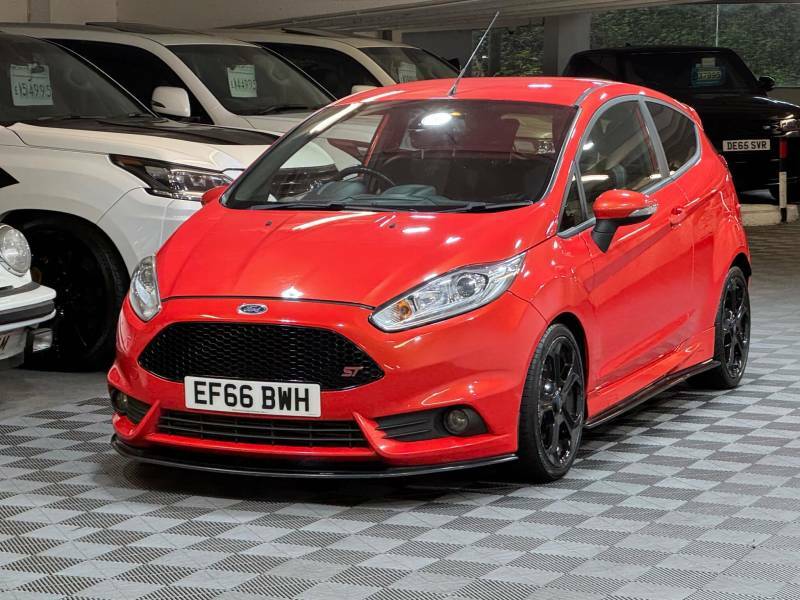 Ford Fiesta 1.6 Ecoboost St-3 - 2016 66 EF66BWH Orange #6