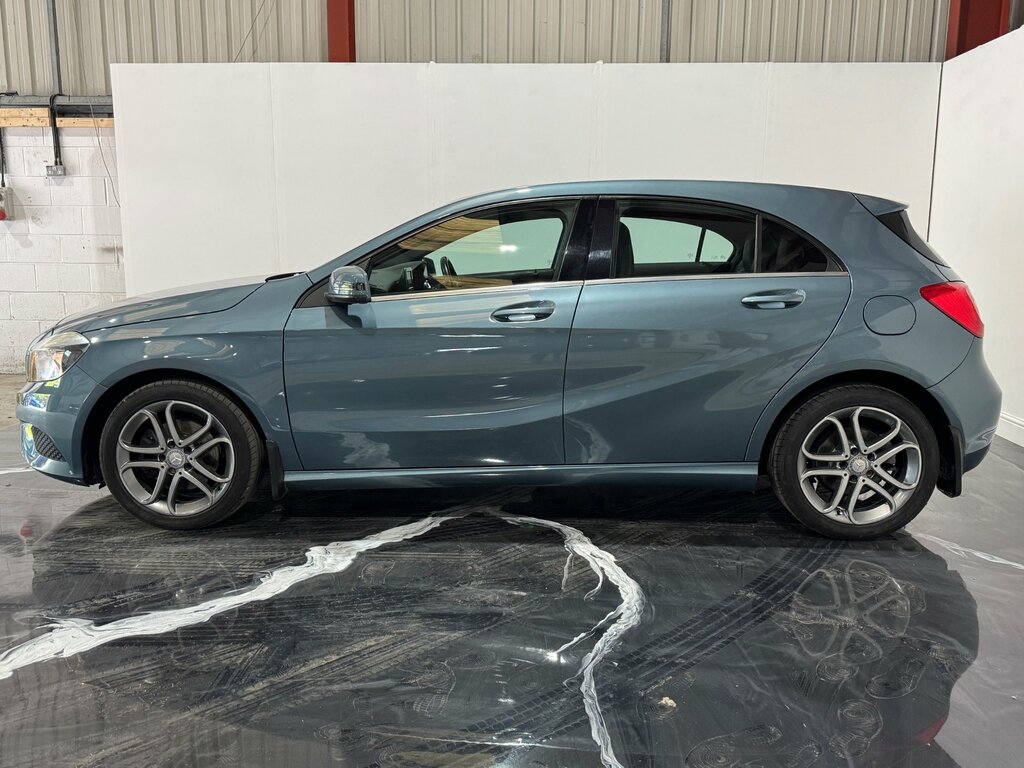 Mercedes-Benz A Class 1.6 A200 Blueefficiency Sport Hatchback Blue #4