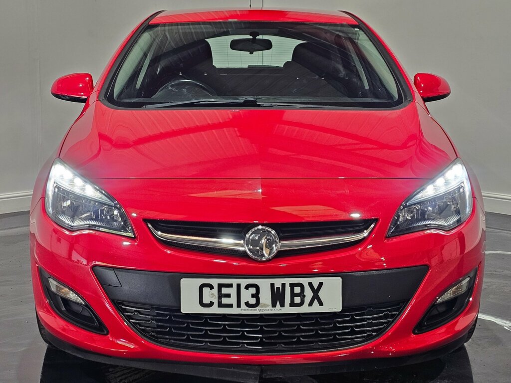 Vauxhall Astra 1.4 16V Energy Hatchback Euro 5 Red #3
