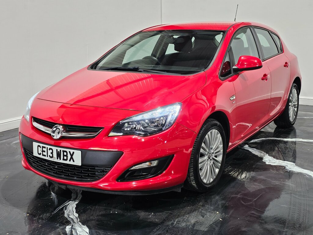 Vauxhall Astra 1.4 16V Energy Hatchback Euro 5 Red #5