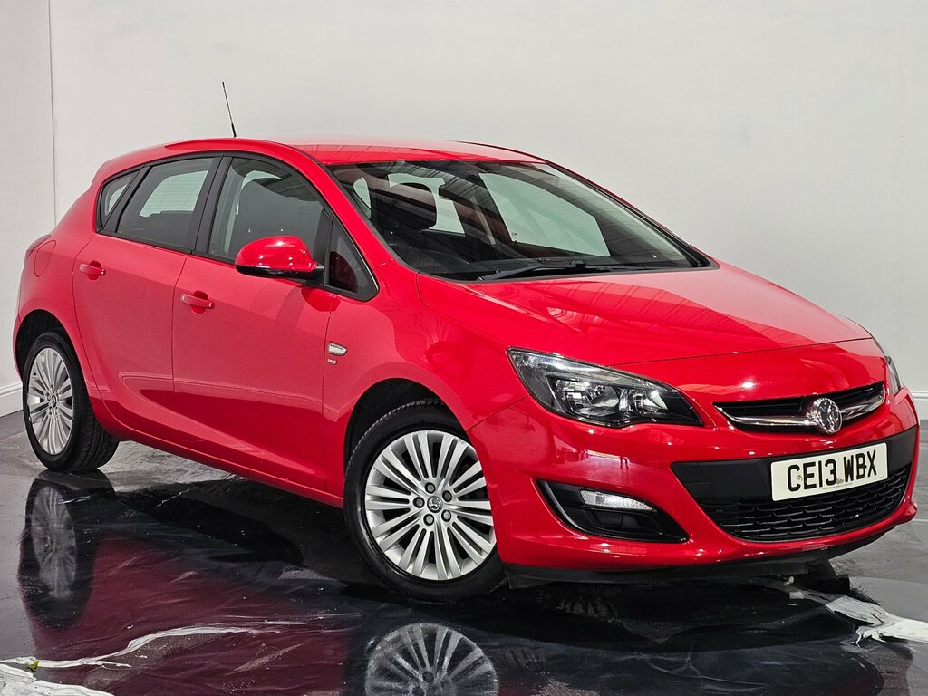Vauxhall Astra 1.4 16V Energy Hatchback Euro 5 Red #4