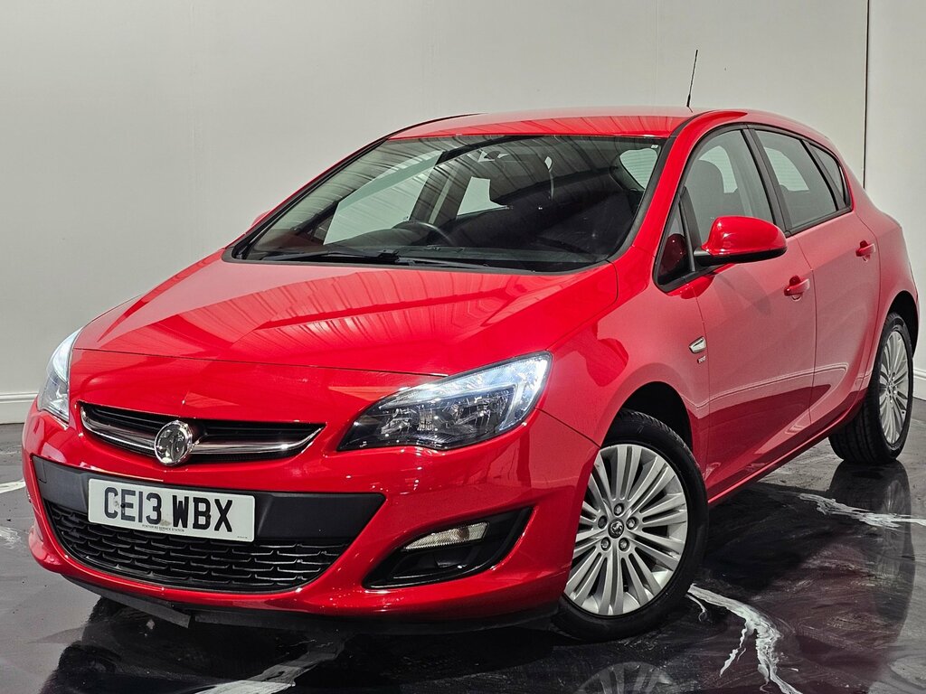 Vauxhall Astra 1.4 16V Energy Hatchback Euro 5 Red #2