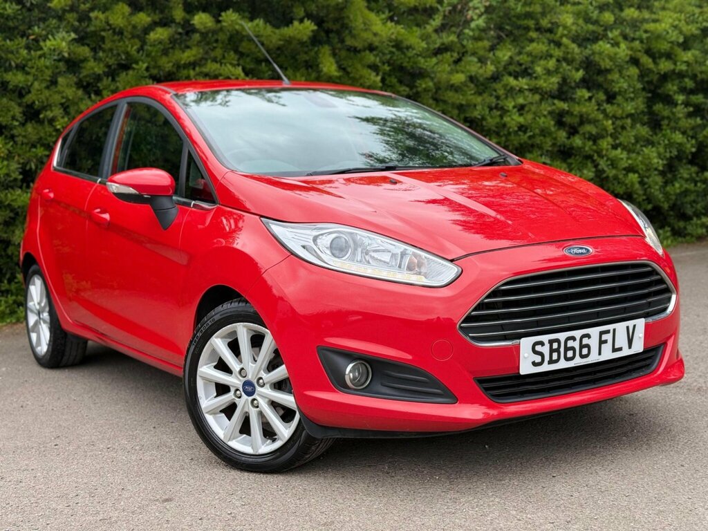 Ford Fiesta 1.0T Ecoboost Titanium Euro 6 Ss Red