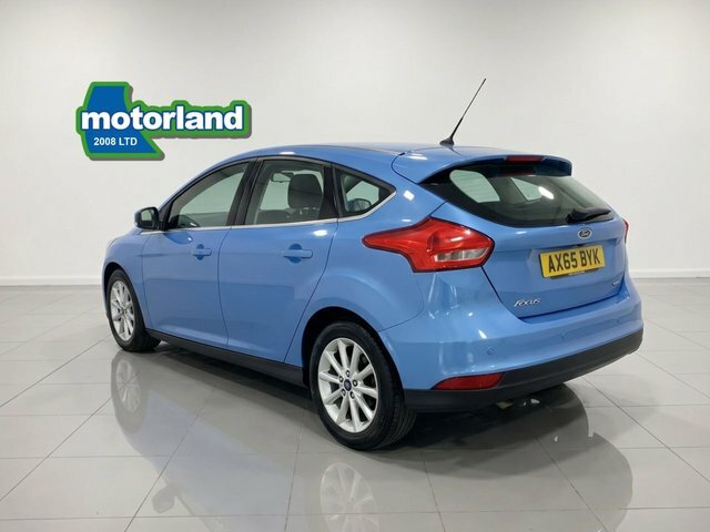 Ford Focus Ecoboost Titanium Hatchback AX65BYK Blue #4