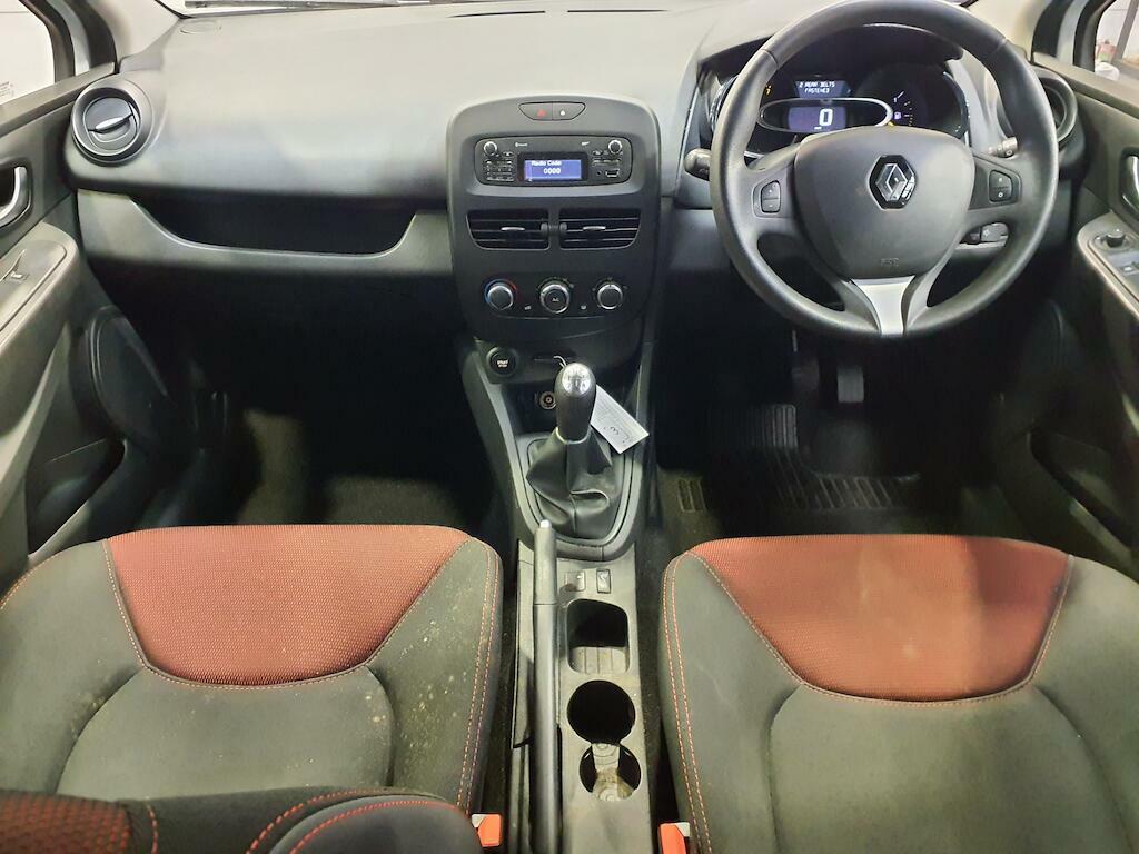 Renault Clio 1.2 16V Play Euro 6 SG16YVH White #6