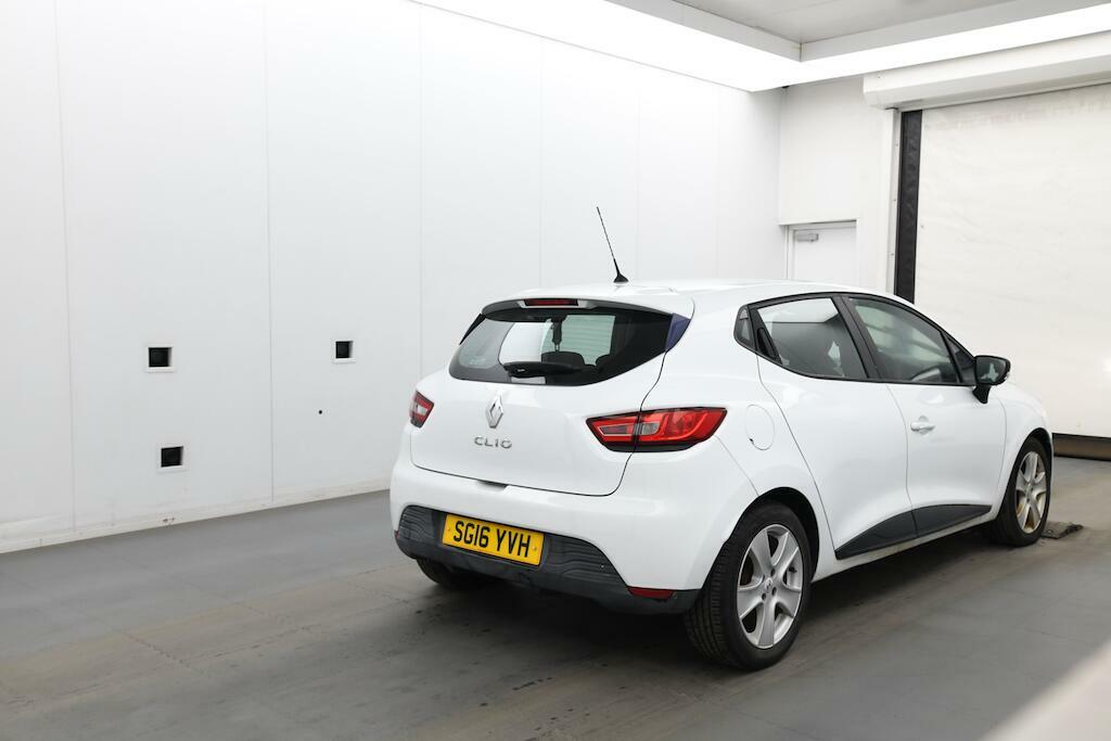 Renault Clio 1.2 16V Play Euro 6 SG16YVH White #4