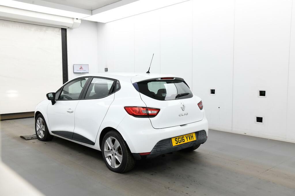 Renault Clio 1.2 16V Play Euro 6 SG16YVH White #3