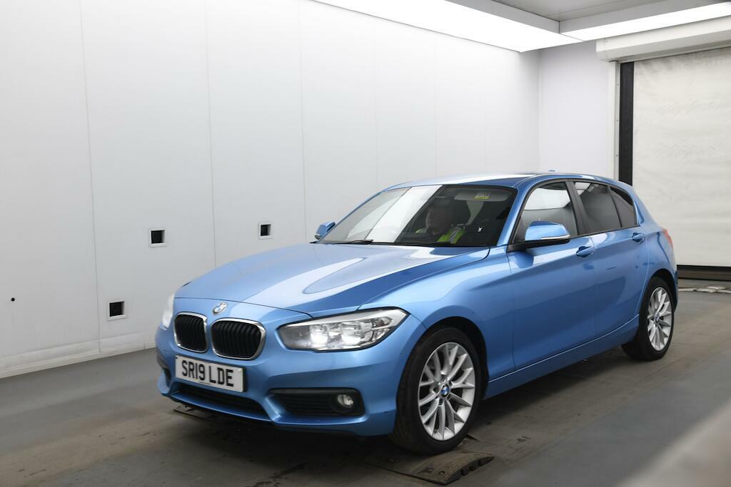 BMW 1 Series 1.5 118I Se Euro 6 Ss SR19LDE Blue #2