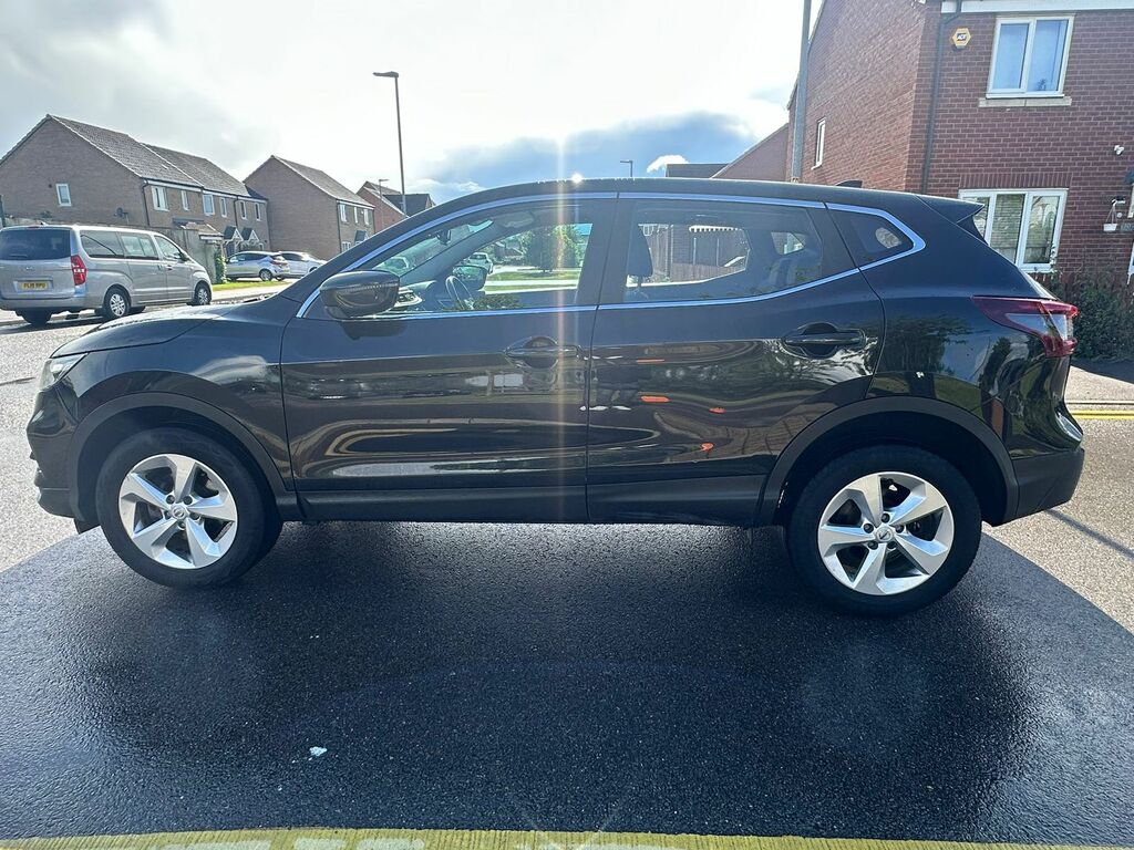 Nissan Qashqai 1.3 Dig-t Acenta Premium Suv Eur SW70JZU Black #3