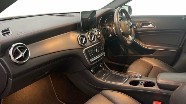 Mercedes-Benz GLA Class 2.1 Gla220d Amg Line Premium Plus Suv SL68JXJ Red #4