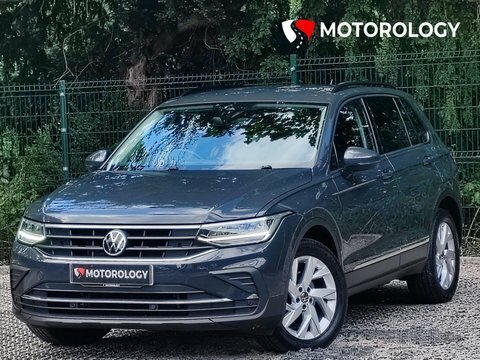 Volkswagen Tiguan 1.5 Tsi Life FV21NZP Grey #2