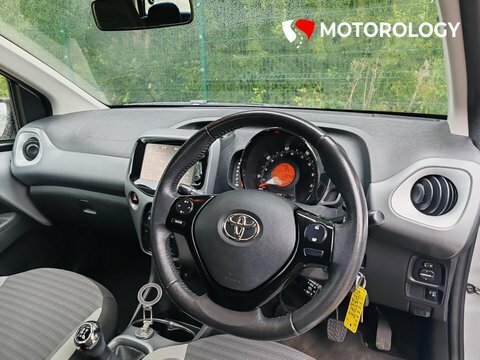 Toyota Aygo 1.0 Vvt-i X-play WR68FDU Silver #3