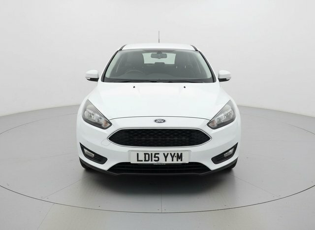 Ford Focus Zetec Hatchback LD15YYM White #2