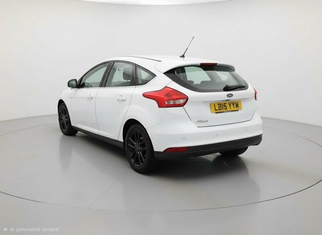 Ford Focus Zetec Hatchback LD15YYM White #4