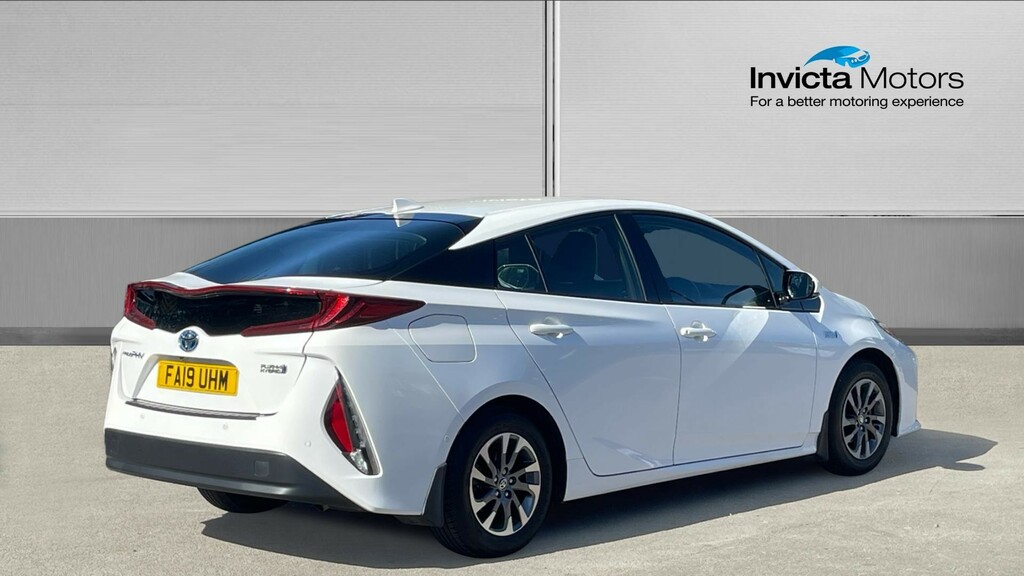 Toyota Prius Excel FA19UHM White #3