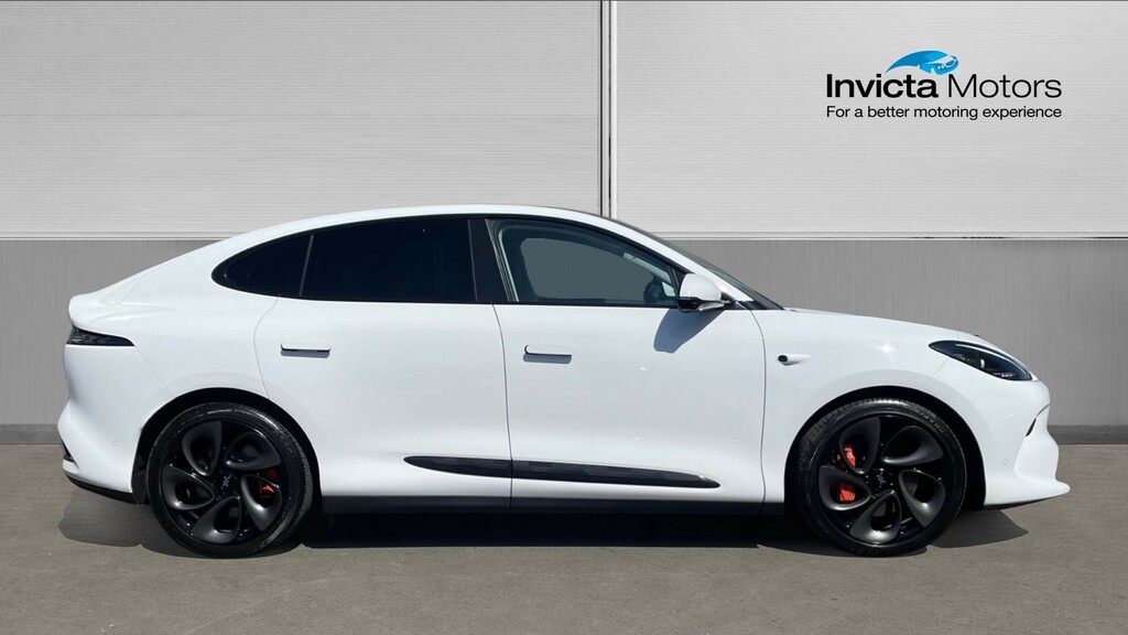 MG IM6 Launch Edition LD75NFP White #2