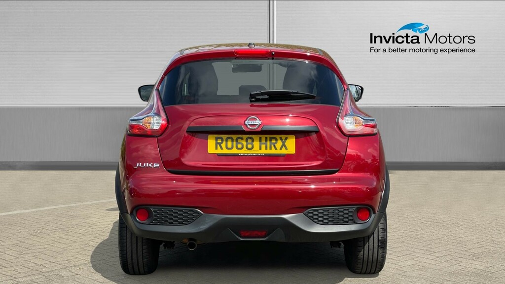 Nissan Juke Tekna Red #4