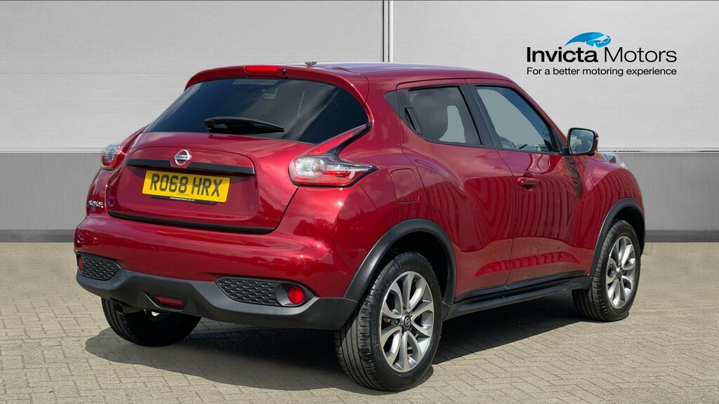 Nissan Juke Tekna Red #3