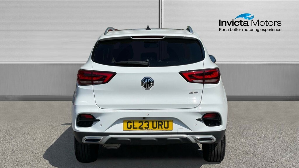 MG ZS Exclusive GL23URU White #4