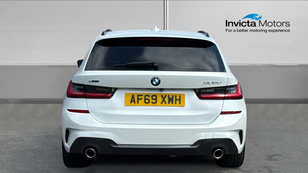 BMW 3 Series M Sport AF69XWH White #4