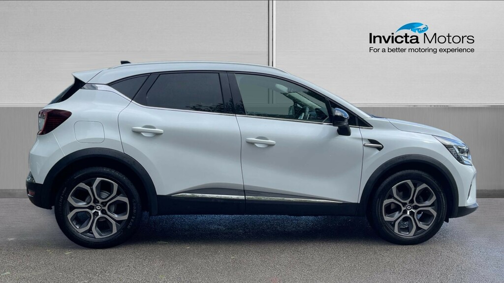 Renault Captur Techno White #2