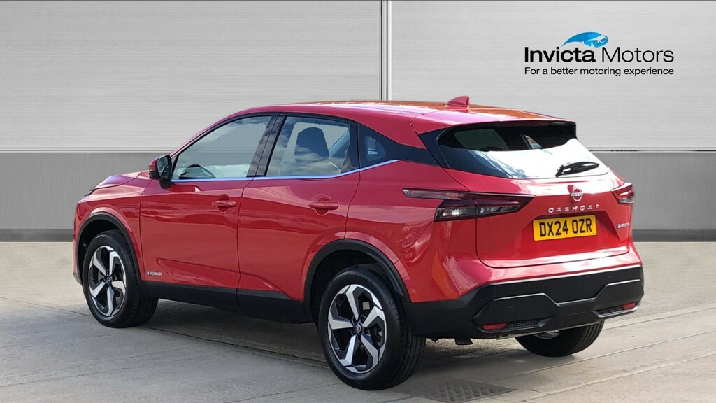 Nissan Qashqai Acenta Premium DX24OZR Red #5