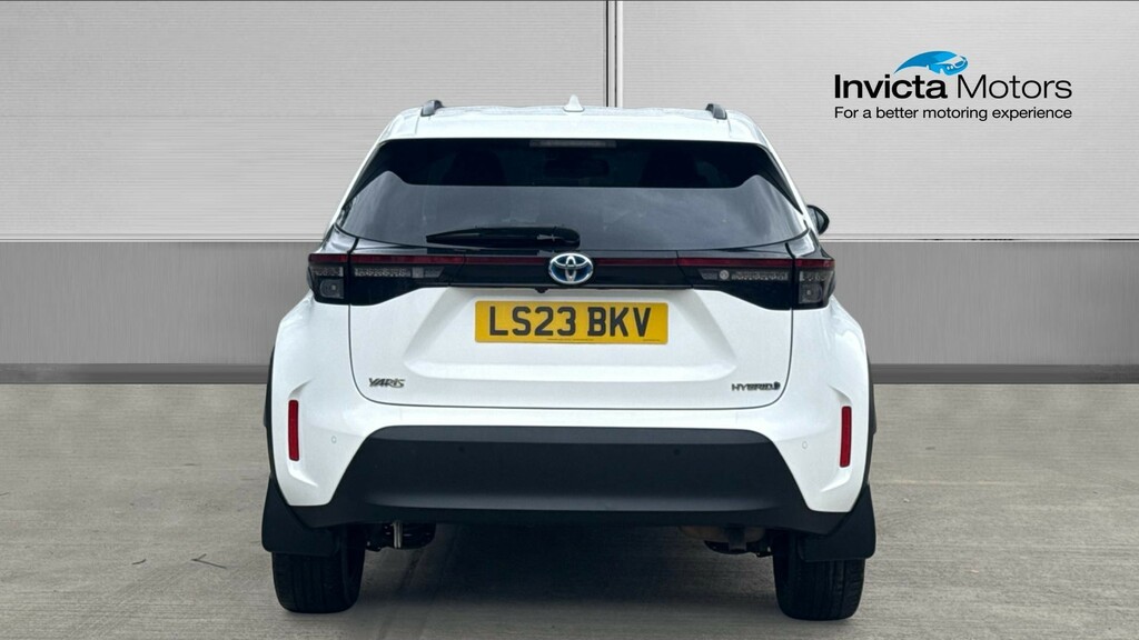 Toyota Yaris Cross Excel LS23BKV White #4