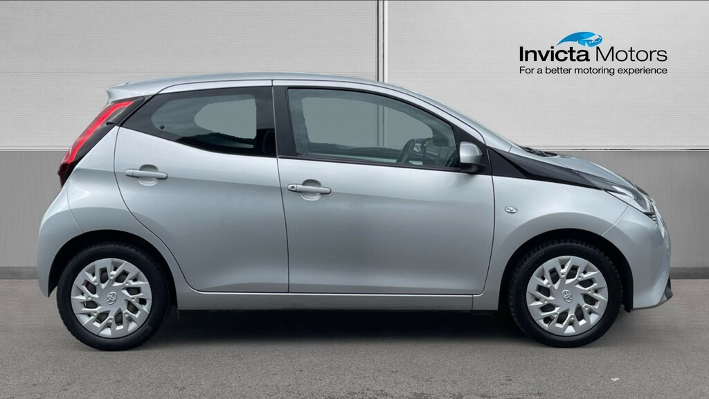 Toyota Aygo X -Play FE70UVZ Silver #2