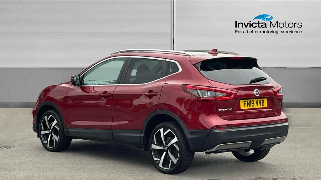 Nissan Qashqai Tekna Red #5