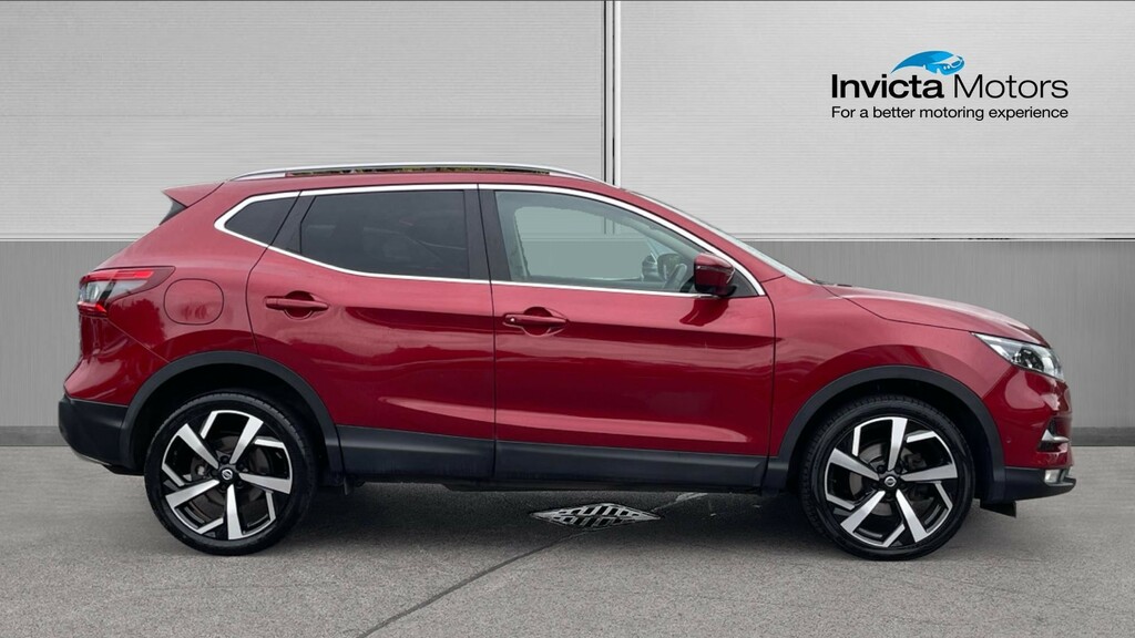 Nissan Qashqai Tekna Red #2