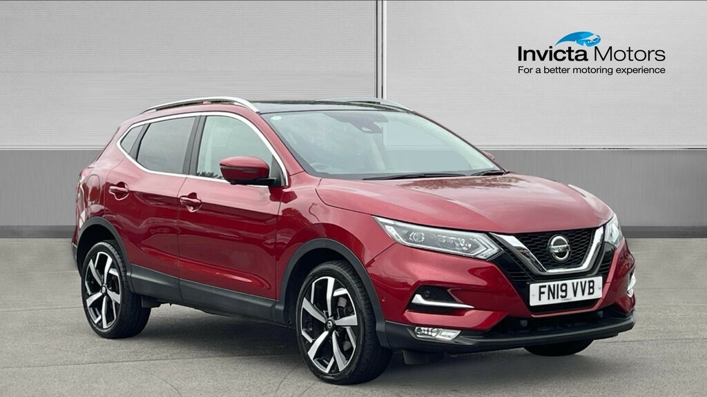 Nissan Qashqai Tekna Red