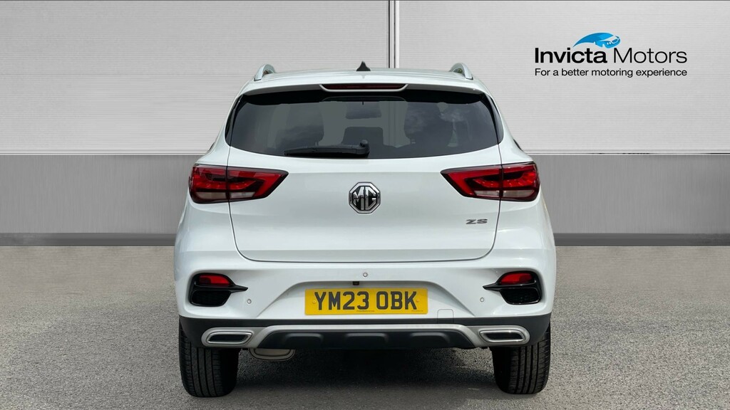 MG ZS Exclusive YM23OBK White #4