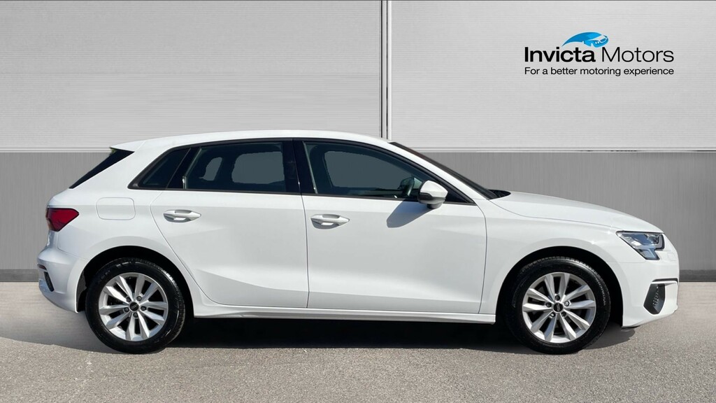 Audi A3 Technik White #2
