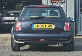 Mini Hatch 1.6 One Hatchback Cvt Euro 4 90 Bhp Black #4