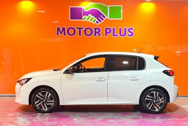 Peugeot 208 1.2 Puretech Allure Premium Hatchback M WV22VAM White #2