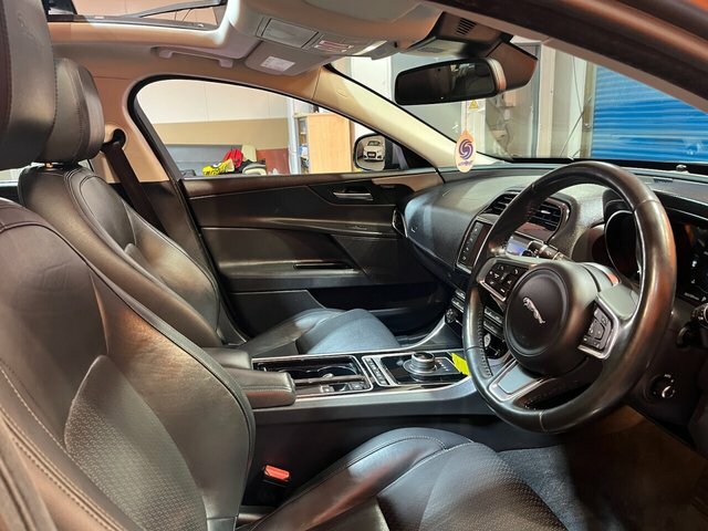Jaguar XE 2.0D Portfolio Saloon Euro 6 S S OE67AKO Grey #4