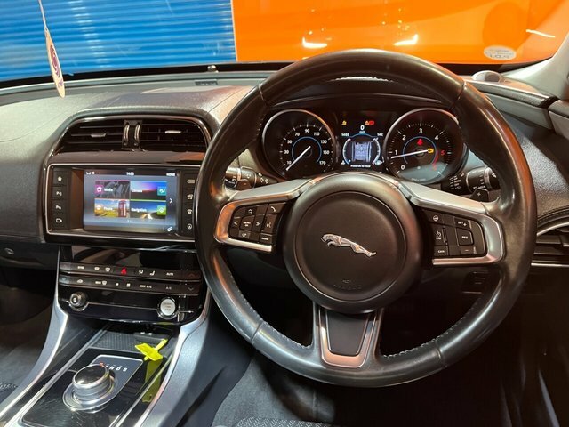 Jaguar XE 2.0D Portfolio Saloon Euro 6 S S OE67AKO Grey #5