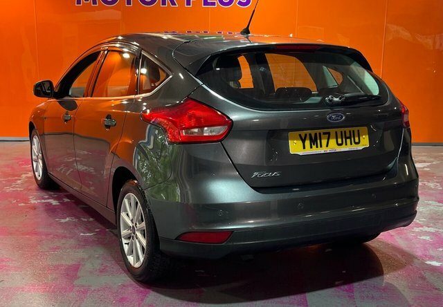Ford Focus 1.5 Tdci Titanium Hatchback Euro YM17UHU Grey #3