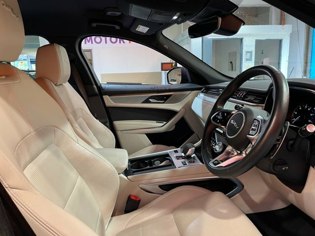 Jaguar F-Pace 2.0 D200 Mhev R-dynamic S Suv Awd BV23DZR Red #4