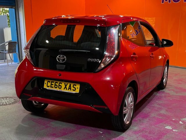 Toyota Aygo 1.0 Vvt-i X-pression Hatchback E CE66XAS Red #4