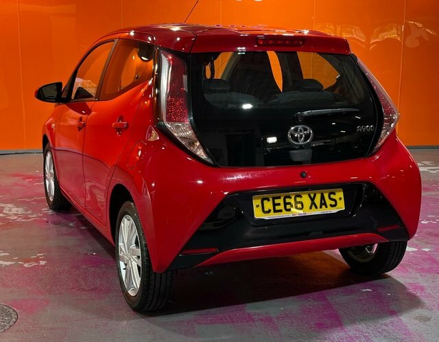 Toyota Aygo 1.0 Vvt-i X-pression Hatchback E CE66XAS Red #5