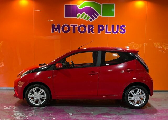 Toyota Aygo 1.0 Vvt-i X-pression Hatchback E CE66XAS Red #2