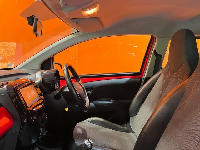 Toyota Aygo 1.0 Vvt-i X-pression Hatchback E CE66XAS Red #4